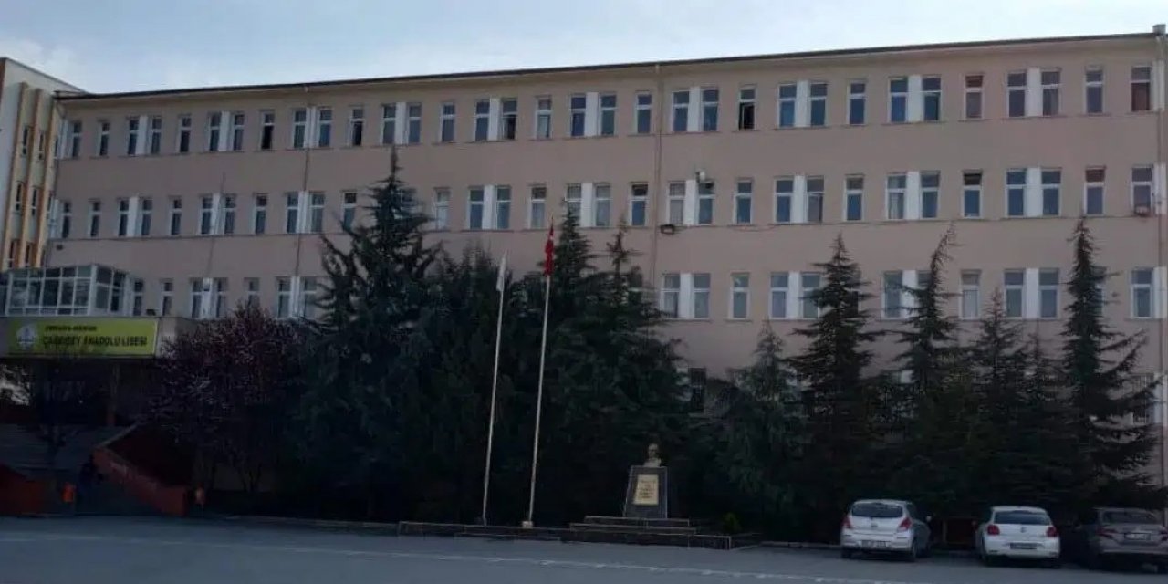 Okulda Şiddet Bitmiyor: Öğretmen Müdürü Kovaladı