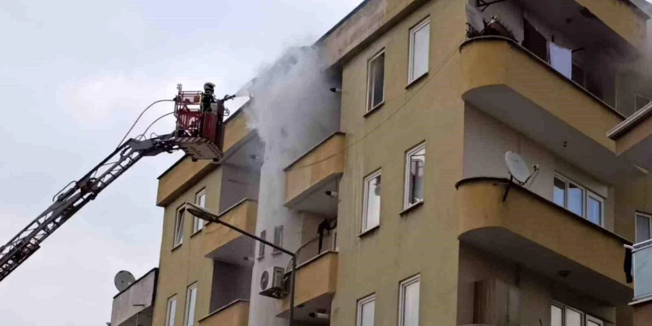 Bursa'da İftar Hazırlığında Çıkan Yangın Paniğe Neden Oldu