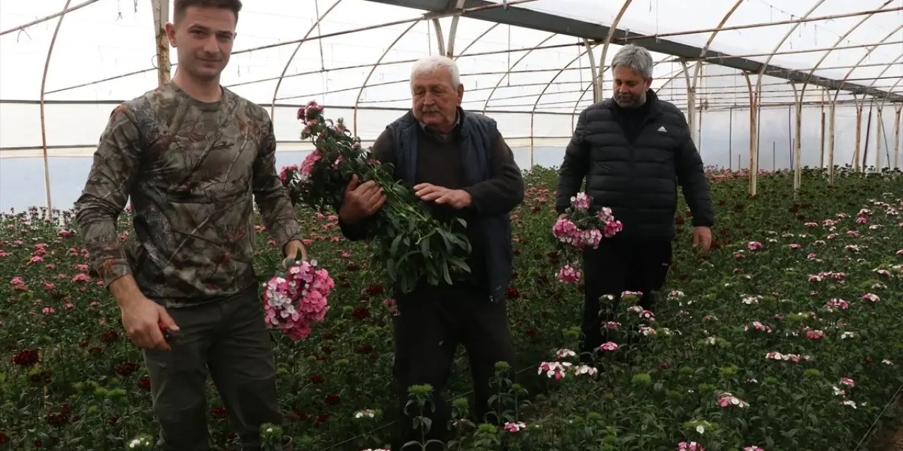 Çiçekçilik 4 Kuşaktır Akgün Ailesinin İşi
