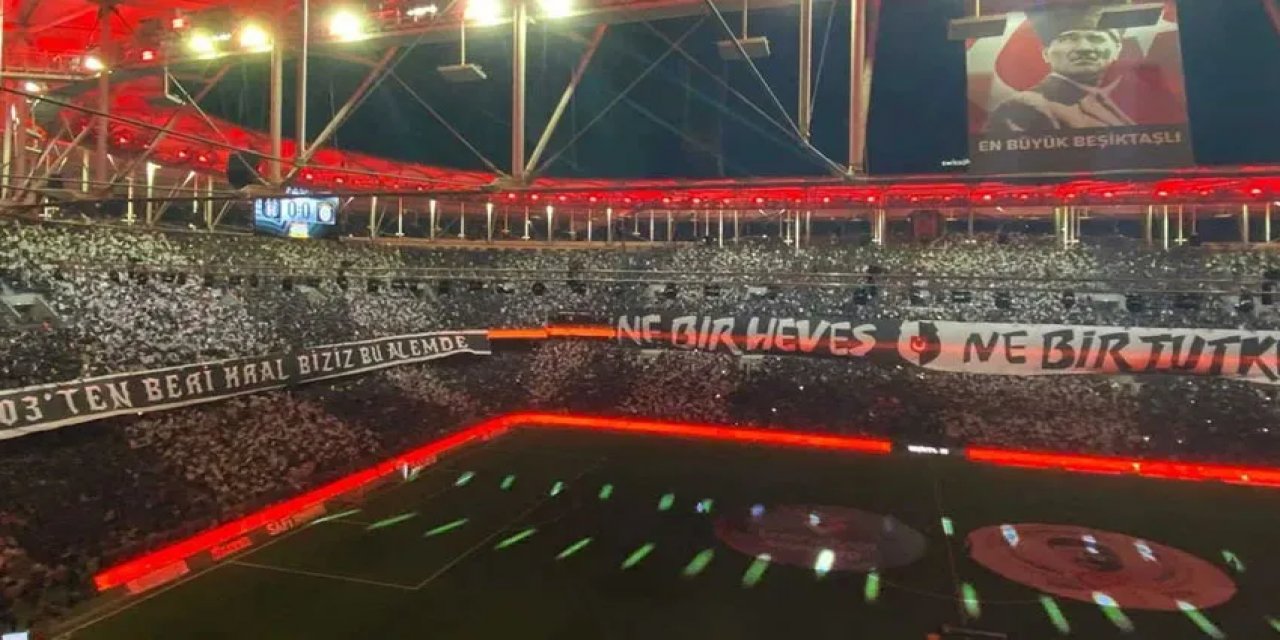 Beşiktaş Taraftarından Derbiye Özel Koreografi: ''Ne Bir Heves, Ne Bir Tutku''