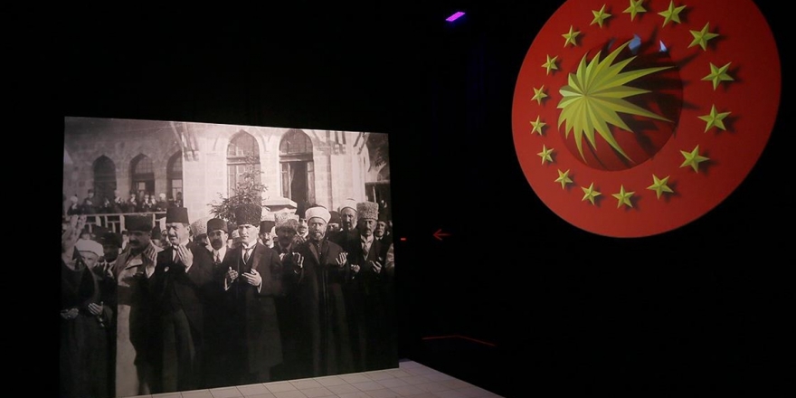 '29 Ekim Cumhuriyete Giden Yol' Dijital Gösterim Merkezi Açıldı