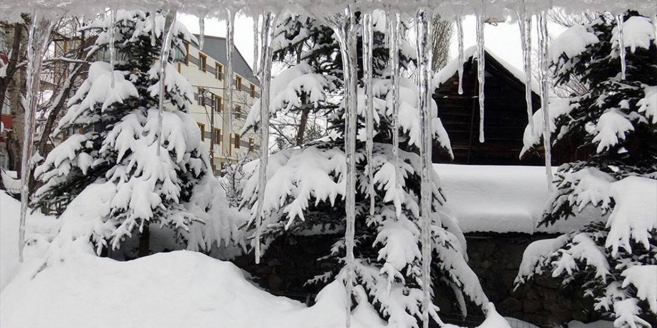 Erzurum, Ardahan ve Kars'ta Soğuk Hava Etkisini Sürdürüyor