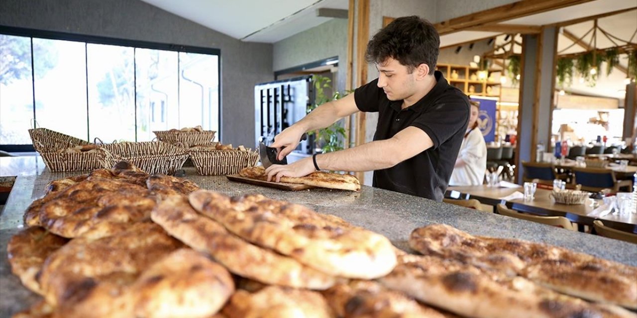 Lise Öğrencileri "Tarladan Tabağa" Konseptiyle Hazırladıkları İftar Sofralarında 1500 Misafir Hedefliyor