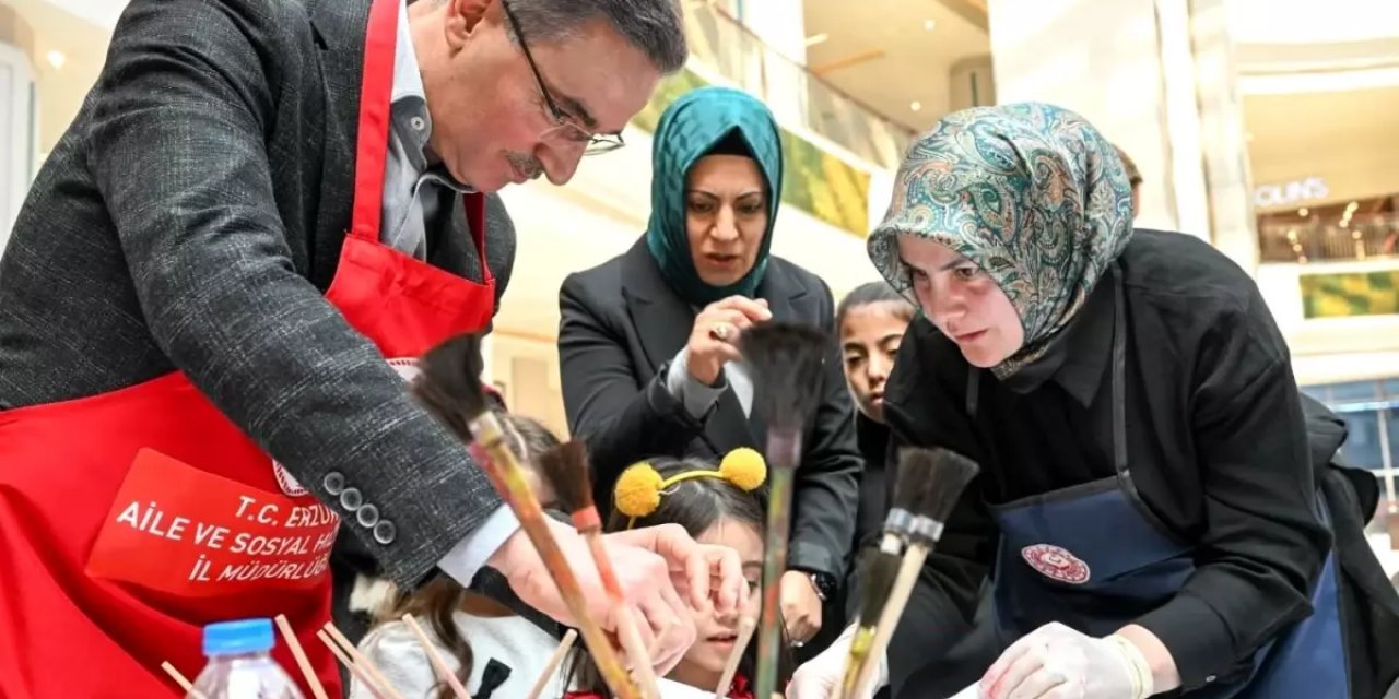 Erzurum'da Kadın Temalı Farkındalık Sergisi.