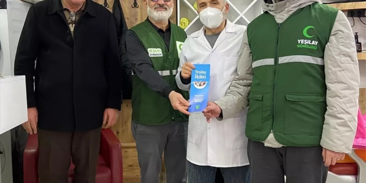 Yeşilay Gönüllülerinden Esnafa Bağımlılıkla Mücadele Ziyareti