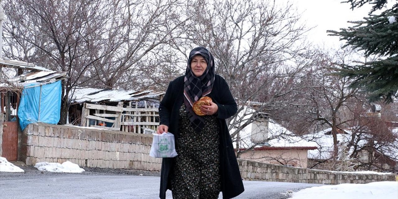 Yaşlı, Engelli ve İhtiyaç Sahiplerinin İftarlıklarını Gönüllü Kadınlar Hazırlıyor