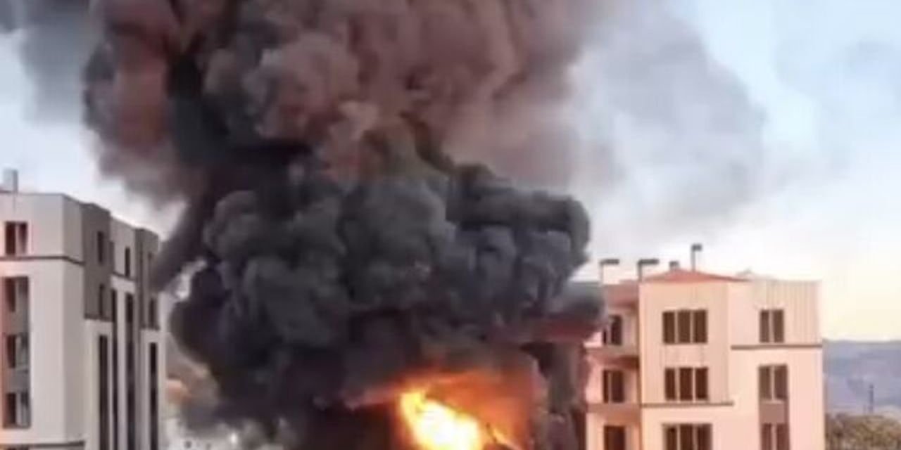 SON DAKİKA Hatay'da 5 Katlı Binada Çıkan Yangında Mahsur Kalan 30 kişi Kurtarıldı