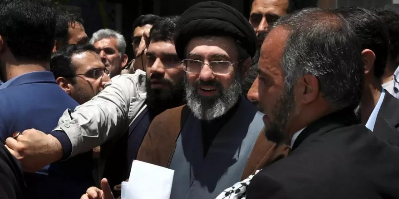 İran'da Yeni Dini Lider Mücteba Hamaney Oldu