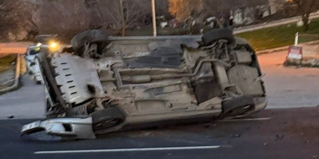 Denizli-Serinhisar Karayolunda 2 Araç Takla Attı; 5 Yaralı