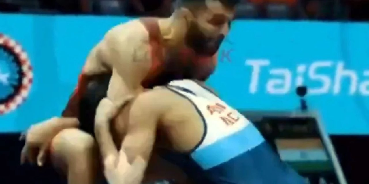 Azerbaycanlı Milli Güreşçi Hint Rakibine 13 Saniyede Kabusu Yaşattı