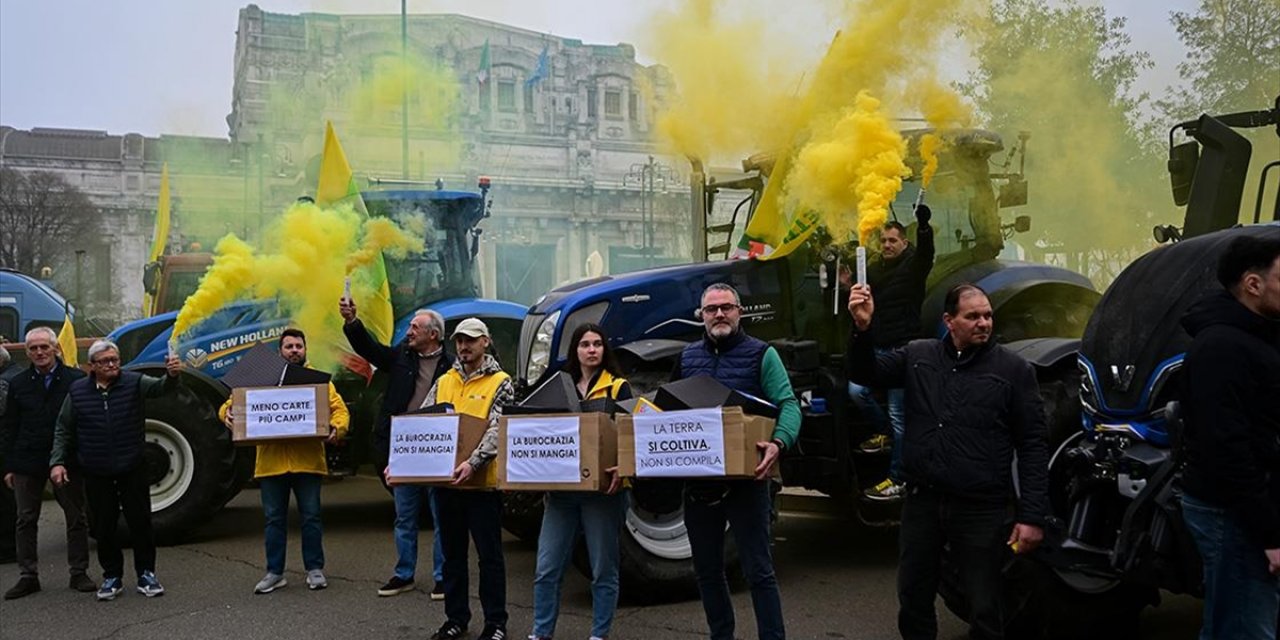 İtalya'da Çiftçiler, Tarım Sektöründe Maliyetlerdeki Artışları Protesto Etti