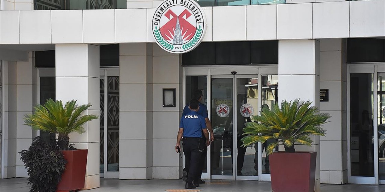 Döşemealtı Belediyesine Yönelik Soruşturmada 22 Şüpheli Hakkında Gözaltı Kararı Verildi