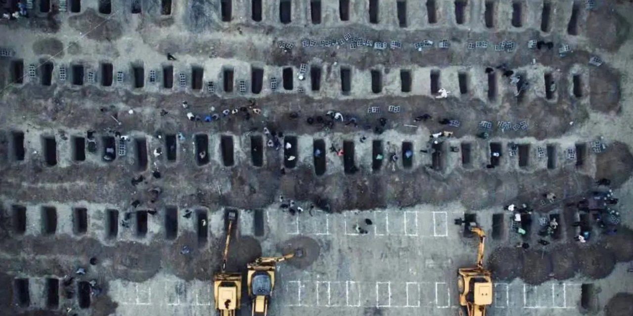 Davutoğlu, İran'da Öldürülen 165 Kız Çocuğuyla İlgili Uluslararası Hukuk Girişimi Başlattı;