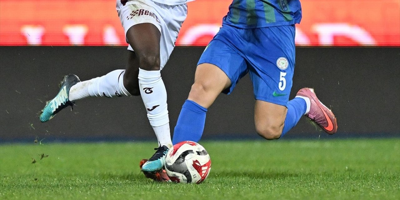 Süper Lig'deki Trabzonspor-çaykur Rizespor Maçının Başlama Saati Değişti