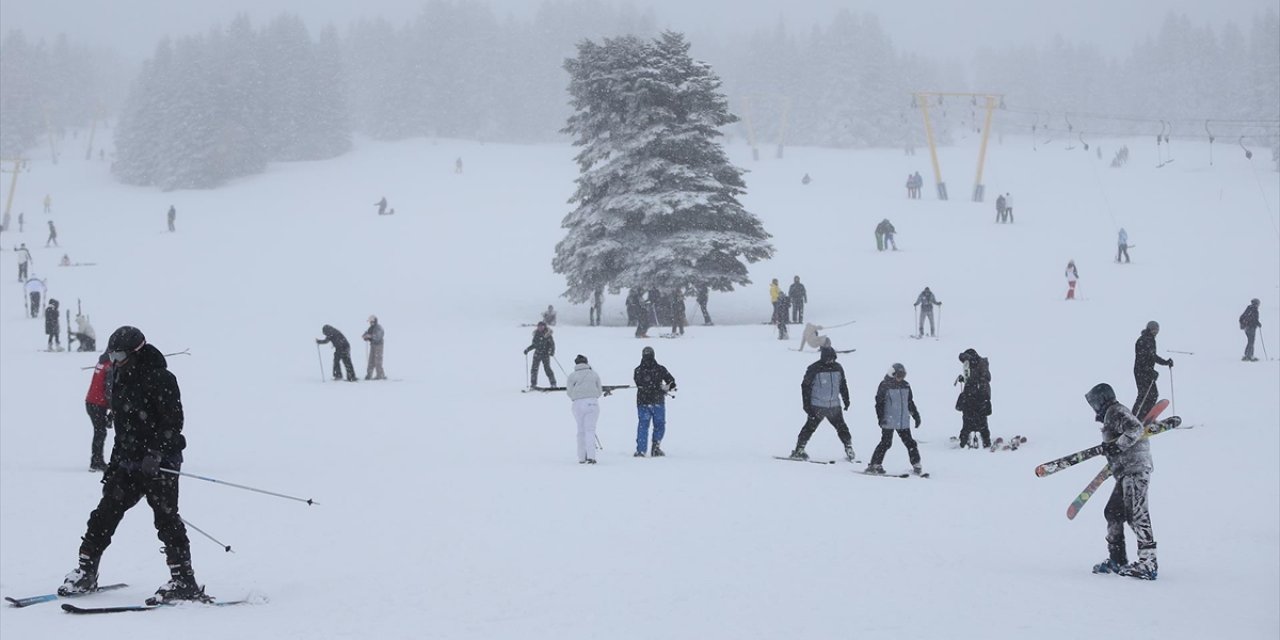 Uludağ'da Sezonun Bayram Ve Ara Tatille Zirvede Kapanması Bekleniyor