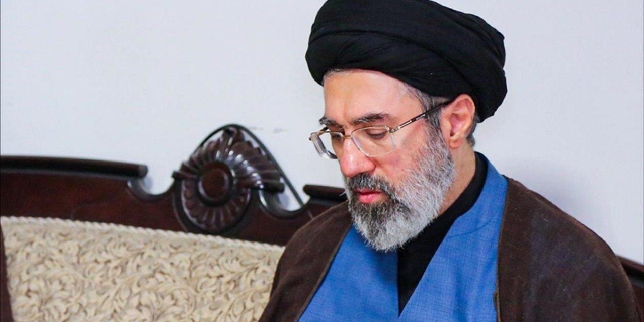 Hamaney: Hürmüz Boğazı Kapalı Kalmaya Devam Etmelidir