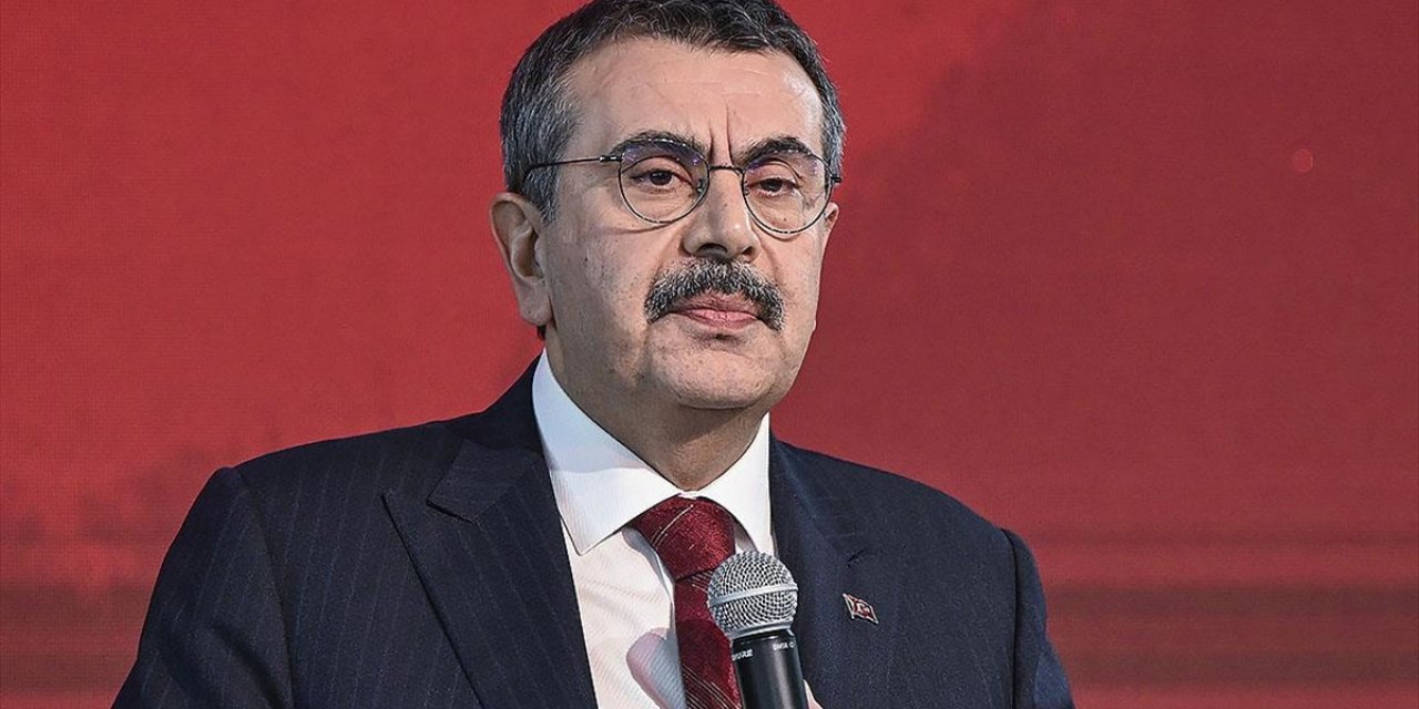 Bakan Tekin: Türkiye Yüzyılı Maarif Modeli'ne Dijital Okuryazarlıkla İlgili Uyulması Gereken Kriterleri Yerleştirdik