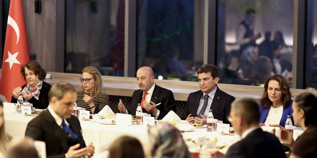 Oyak Yönetimi Şehit Aileleriyle İftar Sofrasında Bir Araya Geldi