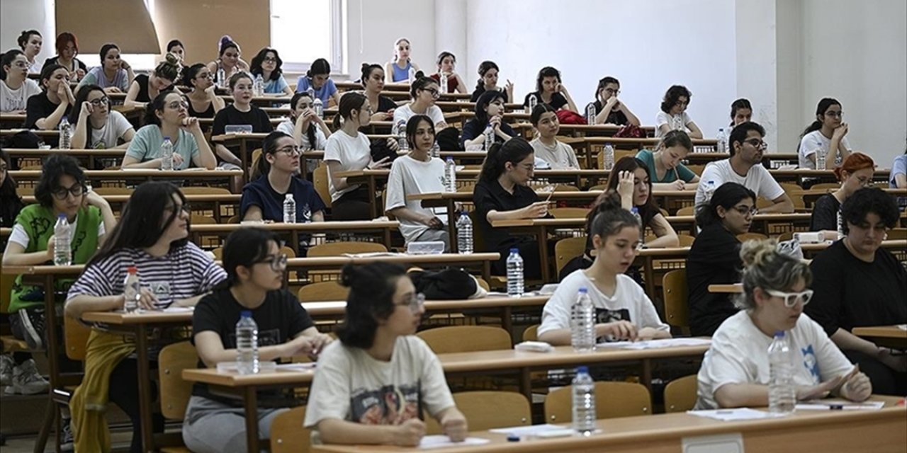 YKS'ye Yaklaşık 2,5 Milyon Aday Başvurdu