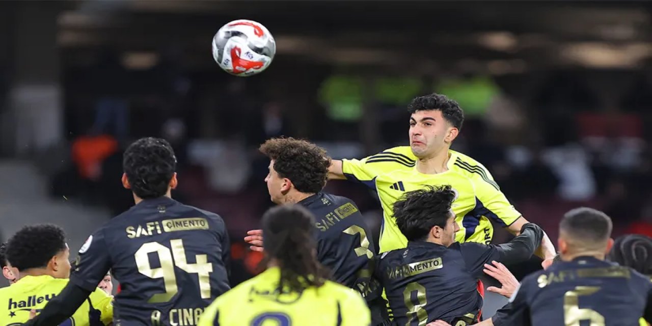 Süper Lig'in 26. Haftasında Fenerbahçe, Karagümrük'e 2-0 Yenilerek Büyük Yara Aldı.