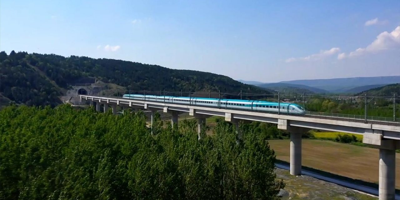 Bakan Uraloğlu, Bugüne Kadar Yaklaşık 110 Milyon Yolcunun YHT İle Seyahat Ettiğini Bildirdi