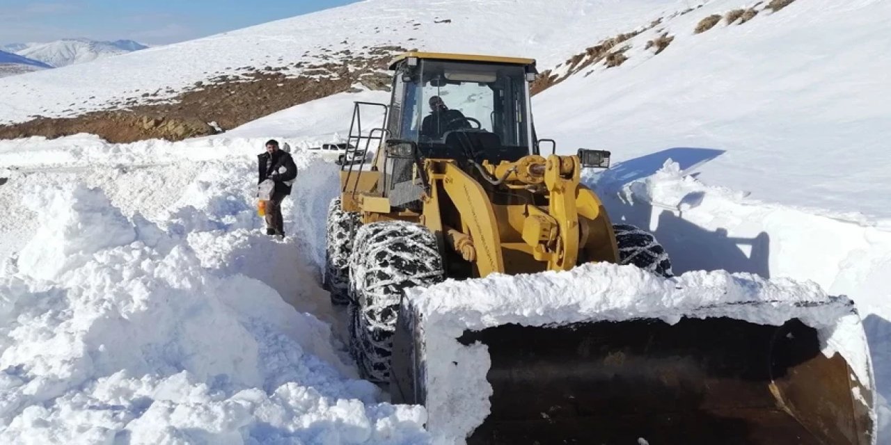 Van, Muş ve Hakkari'de Kar Nedeniyle 279 Yerleşim Yerine Ulaşım Sağlanamıyor