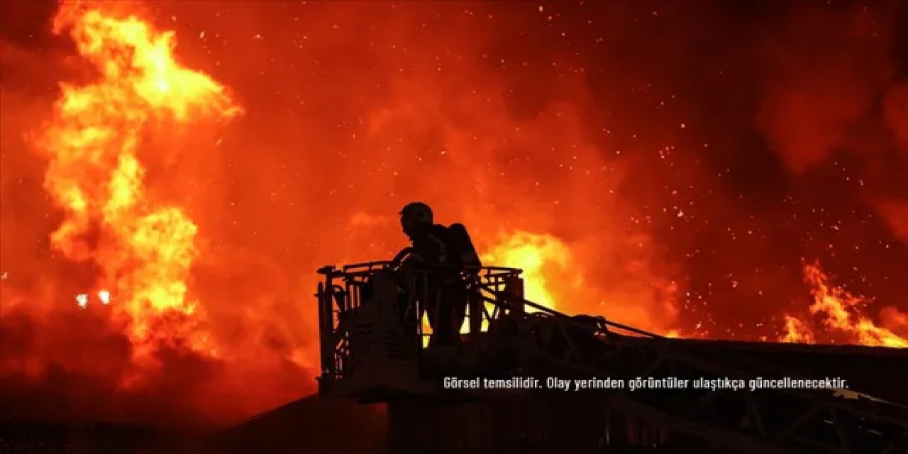 Fethiye'de Teknede Çıkan Yangın Söndürüldü