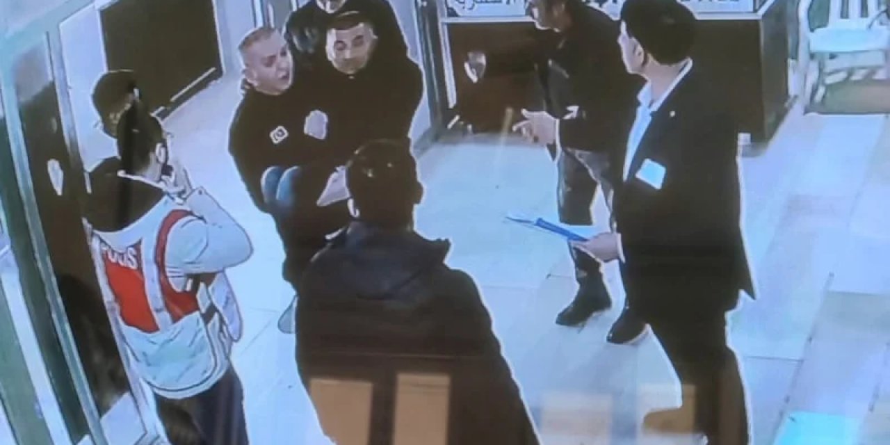 Şanlıurfa'da Polis Memuru Geç Kalmak Üzere Olan Engelli Vatandaşı Kucağında Taşıdı