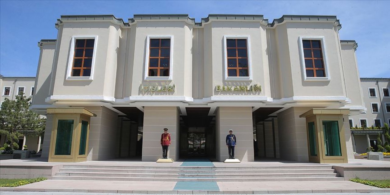 Kırmızı Bültenle Aranan 32, Ulusal Seviyede Aranan 40 Kişi Yurt Dışından Türkiye'ye Getirildi