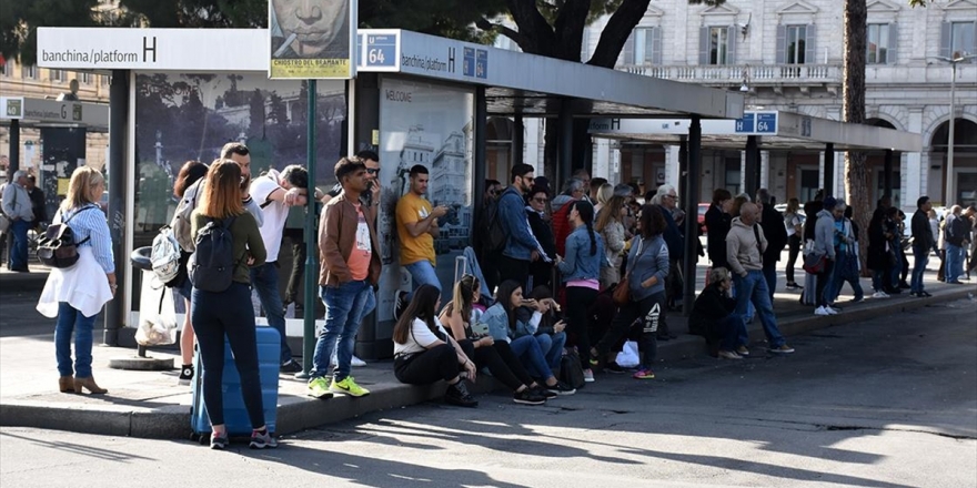 Roma'da Belediye İşçilerinin 24 Saatlik Grevi Hayatı Olumsuz Etkiledi