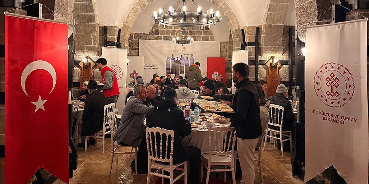 Vakıflar Genel Müdürlüğü Günde 120 Bini Aşkın Kişiye İftar Veriyor