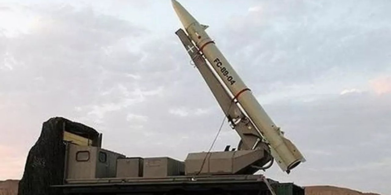 İran'dan ABD'nin Orta Doğu'dak En Büyük Üssüne Füze Saldırısı