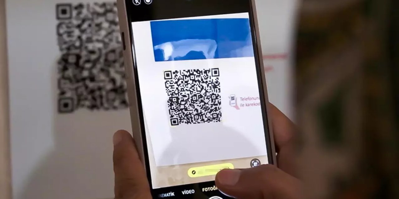 Bu da QR Kod Dolandırıcılığı! Telefonunuzu Ele Geçirip Hesaplarınızı Boşaltıyorlar