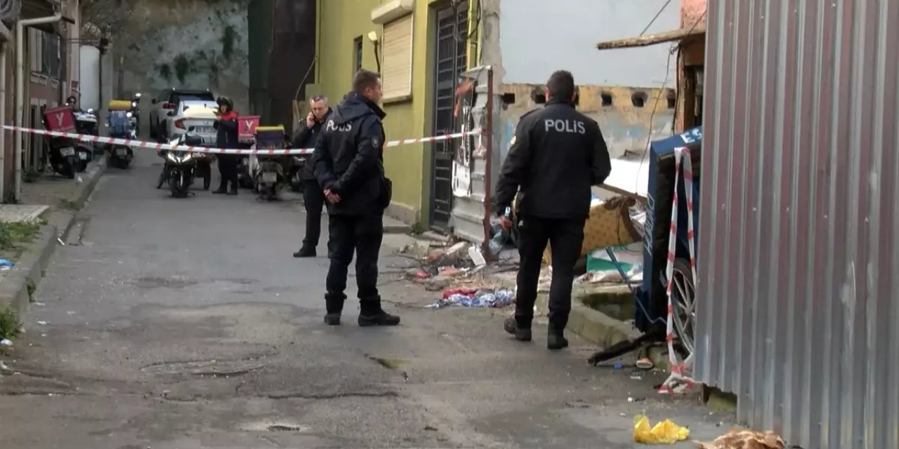 İstanbul'un Göbeğinde 2 Yaşındaki Bebek Alevlerin Arasında Kalarak Can Verdi