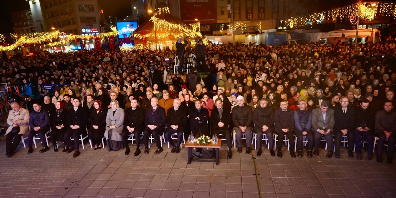 Esenler'de "10 Bin Hatim 100 Bin Dua" Buluşması Düzenlendi