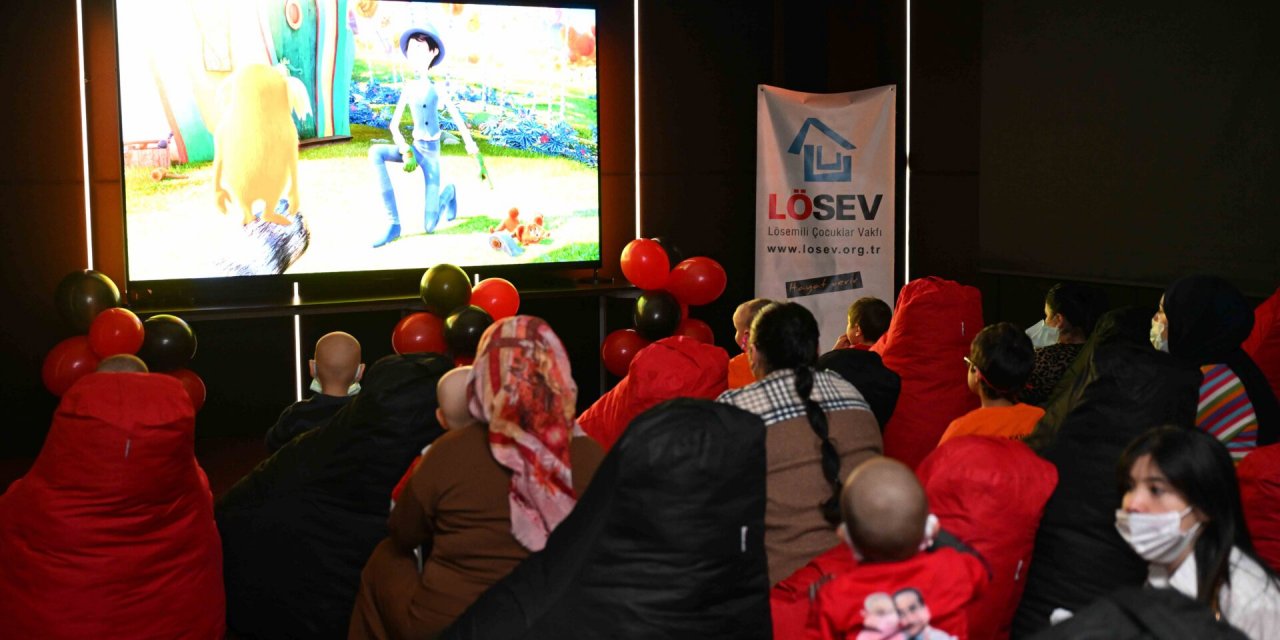 TCL Electronics Türkiye'den Lösev'li Çocuklara Sinema Odası