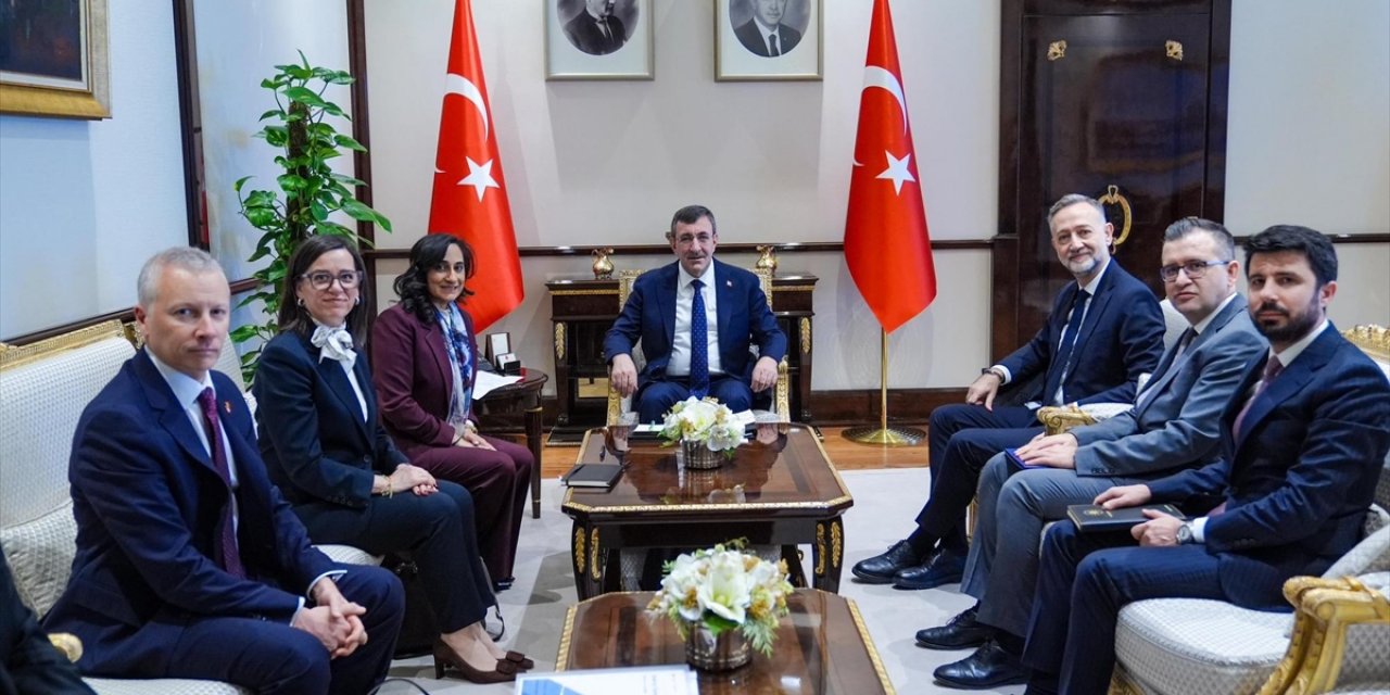 Cumhurbaşkanı Yardımcısı Yılmaz, Kanada Dışişleri Bakanı Anand'ı Kabul Etti