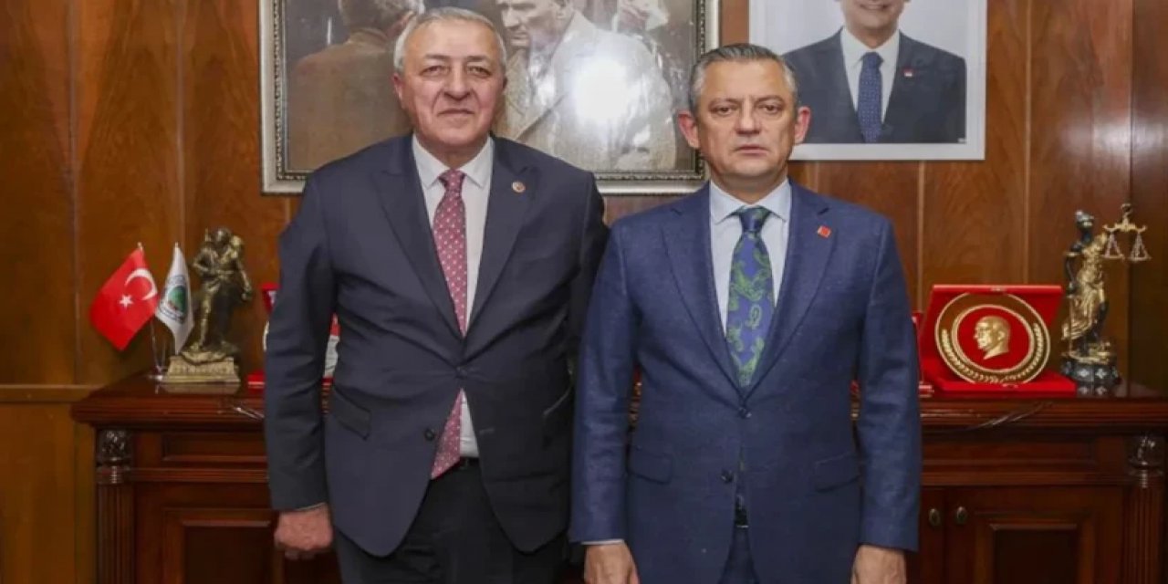 AK Parti'ye Geçen Belediye Başkanı Gökhan Budak'tan Bomba İddia: Özgür Özel Eşimi Arayıp "Sizi Milletvekili Yapalım" Dedi!