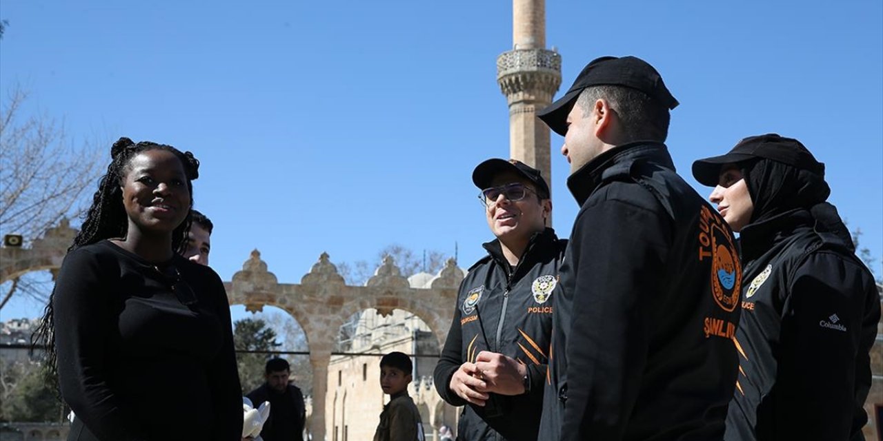 Şanlıurfa'da "Turizm Polisi" Rehberlik Hizmetiyle Turistlere Güven Veriyor