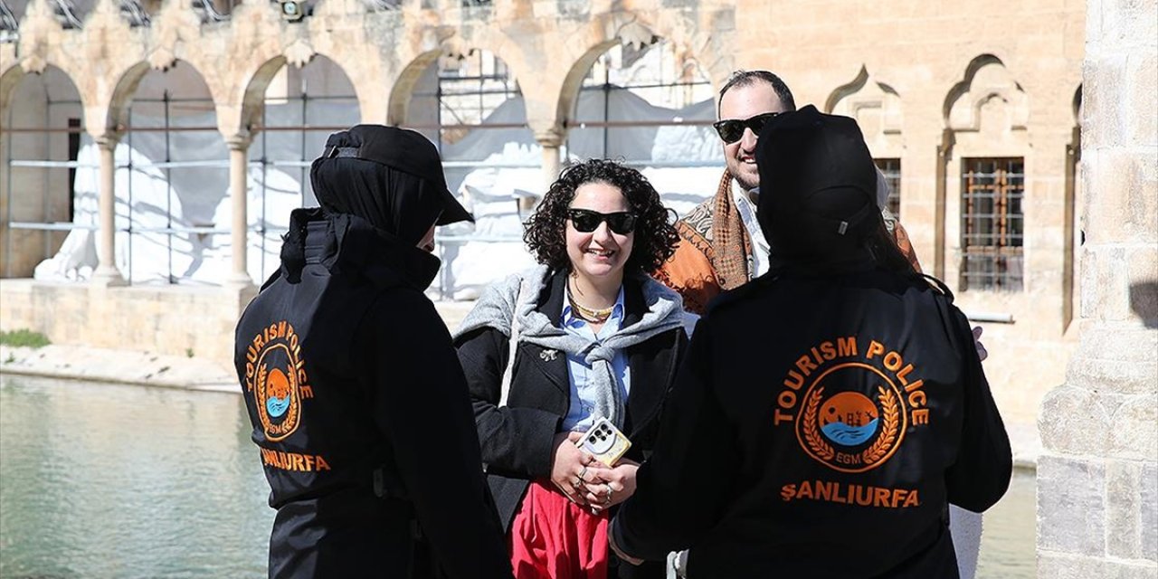 Şanlıurfa'da "Turizm Polisi" Rehberlik Hizmetiyle Turistlere Güven Veriyor