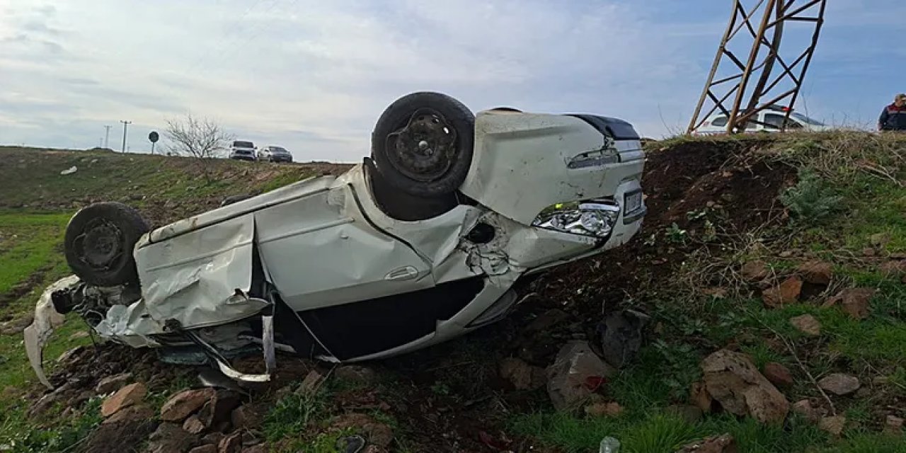 Şanlıurfa'da Devrilen Otomobildeki Uzman Çavuş Hayatını Kaybetti