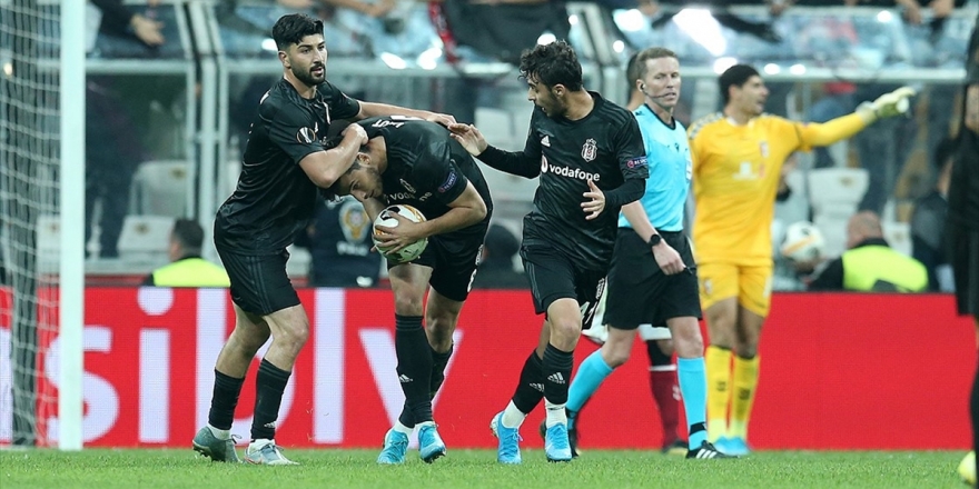 Beşiktaş Derbide Moral Arıyor
