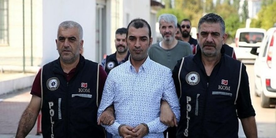 Türkiye'deki FETÖ'cülere para dağıtan örgütün kritik ismi yakalandı