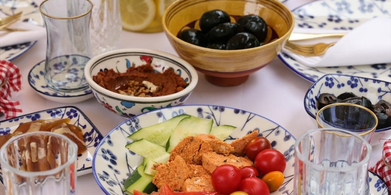 Uzmanlardan Ramazan Sonrası "Öğün Düzenine Kademeli Dönüş" Önerisi