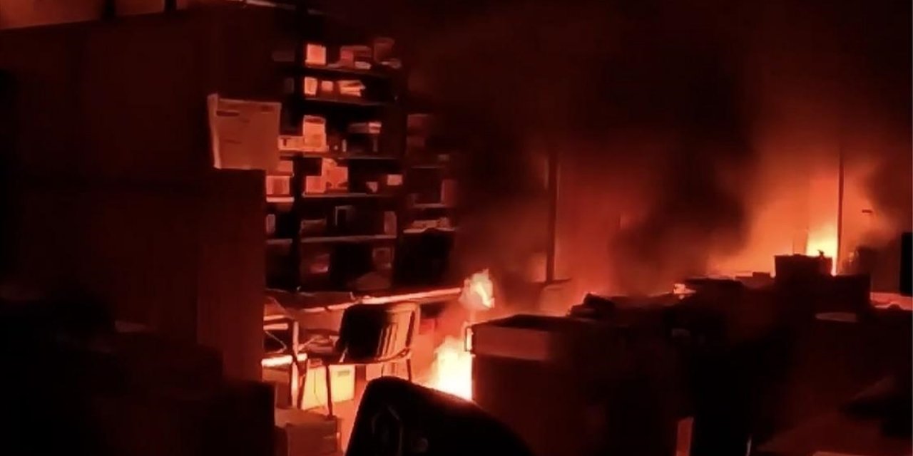 Çekya'da, İsrailli Silah Şirketi Elbit Systems İle Bağlantılı Bir Fabrika Ateşe Verildi