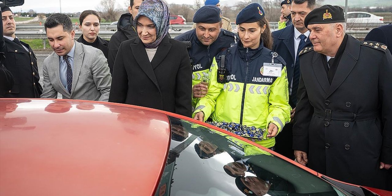 İçişleri Bakan Yardımcısı Yiğitbaşı Ve Jandarma Genel Komutanı Orgeneral Çardakcı Sürücülerle Bayramlaştı