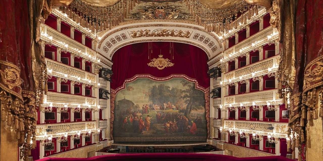 Dünyanın En Eski Opera Sahnelerinden Teatro Di San Carlo, 290. Yaşını Kutlamaya Hazırlanıyor