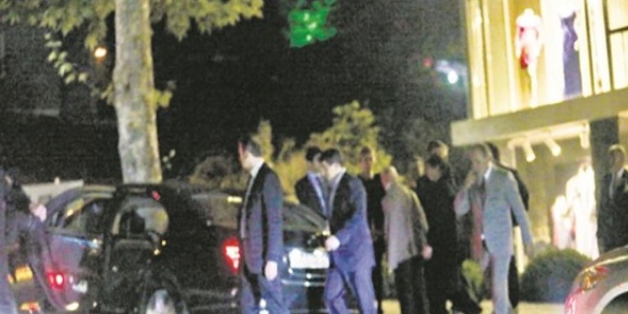 Davutoğlu’na kaldığı otelde gece yarısı sürpriz ziyaret!