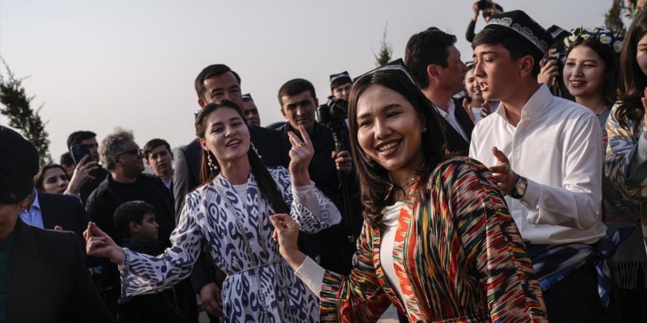 Hataylı Depremzedeler, Özbekistan'da Nevruz Bayramı Kutlamalarına Katıldı