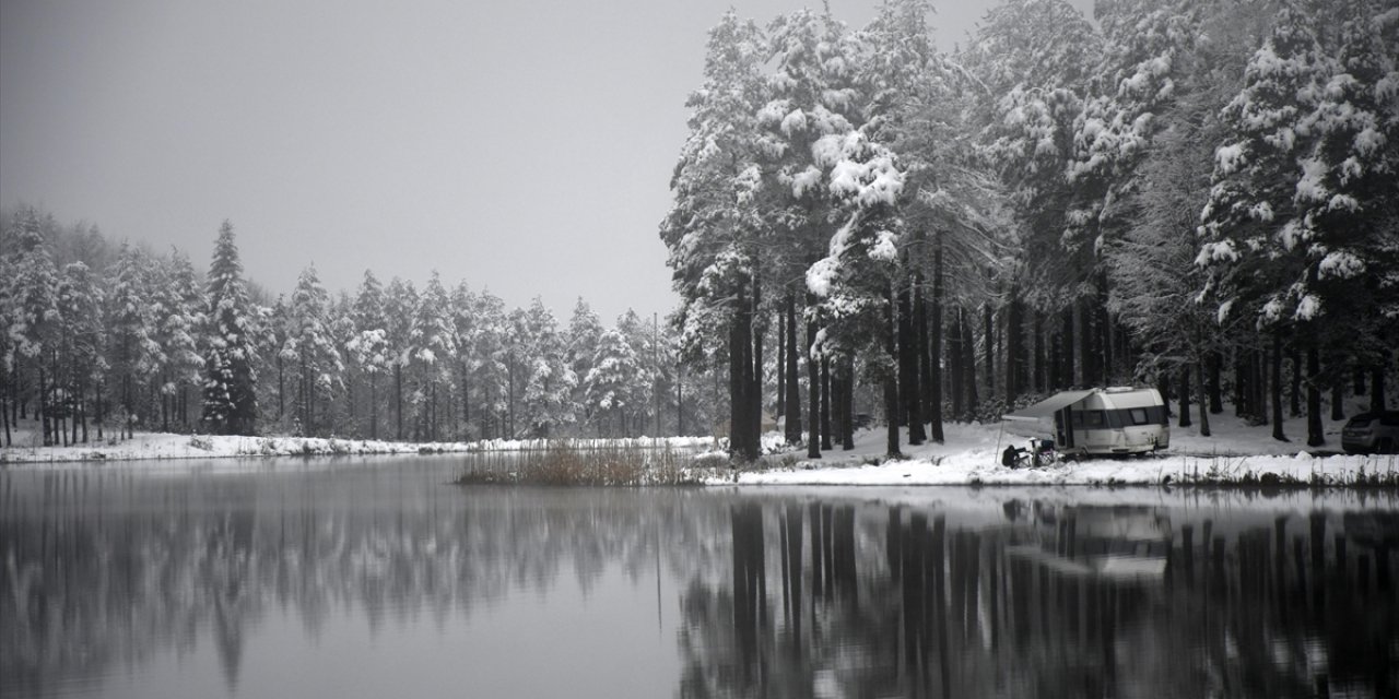 Düzce'deki Topuk Yaylası Karla Kaplandı